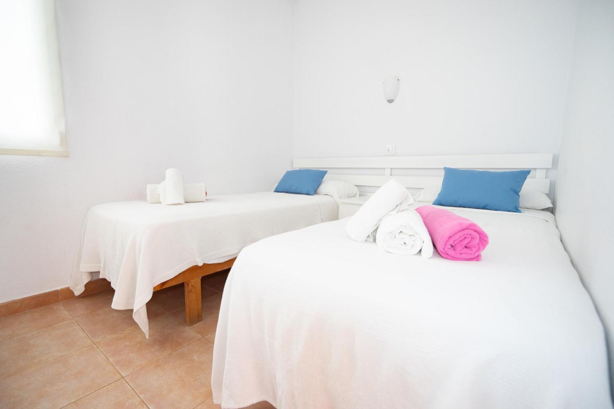 Apartamentos Annabel'S I Кала Галдана Екстериор снимка